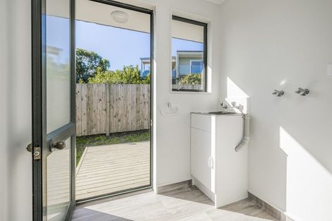 Photo of property in 18 St James Avenue, Helensville, 0800