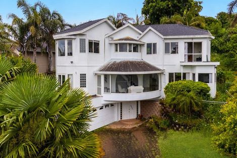 Photo of property in 13 San Martin Place, Goodwood Heights, Auckland, 2105