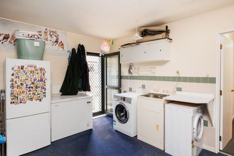 Photo of property in 127 Summerhill Drive, Fitzherbert, Palmerston North, 4410