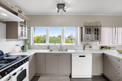 Photo of property in 9 Matthews Crescent, Melville, Hamilton, 3206