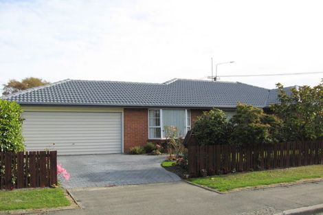 Photo of property in 1/31a Takaro Avenue, Sockburn, Christchurch, 8042