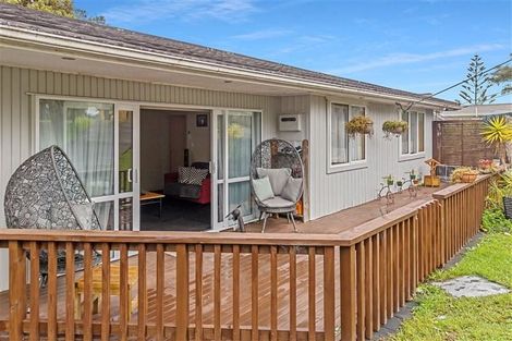 Photo of property in 1/23 Merton Avenue, Glenfield, Auckland, 0627