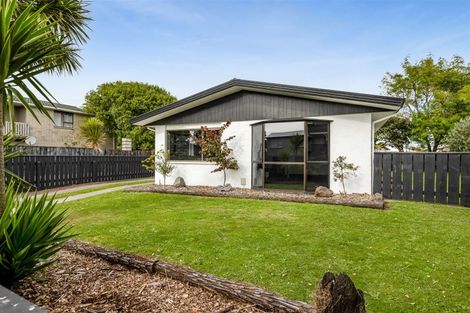 Photo of property in 8 Jade Place, Bell Block, New Plymouth, 4312