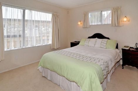 Photo of property in 8 Fathom Place, Te Atatu Peninsula, Auckland, 0610