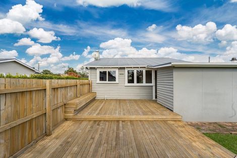 Photo of property in 25 Oxford Street, Fairfield, Hamilton, 3214