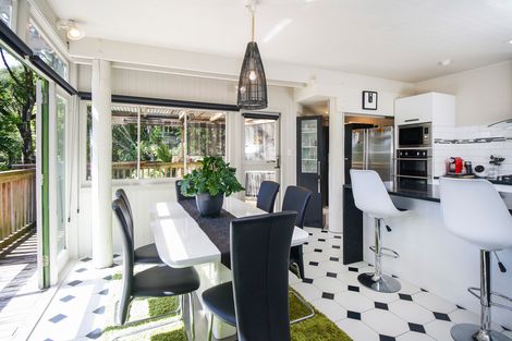 Photo of property in 40 Tanekaha Road, Titirangi, Auckland, 0604