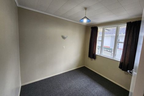 Photo of property in 2/6 Moeraki Road, Maoribank, Upper Hutt, 5018