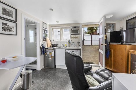 Photo of property in 4 Aramoana Place, Maupuia, Wellington, 6022