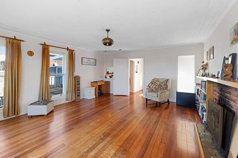 Photo of property in 79 Tiri Road, Tindalls Beach, Whangaparaoa, 0930