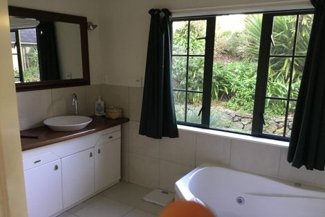 Photo of property in 915 Old North Road, Waimauku, 0882