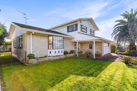 Photo of property in 14 Renoir Street, West Harbour, Auckland, 0618