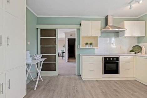 Photo of property in 15 Tralee Place, Bishopdale, Christchurch, 8053