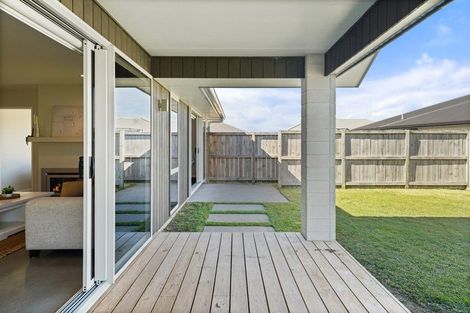 Photo of property in 33 Kahuparere Crescent, Pyes Pa, Tauranga, 3112
