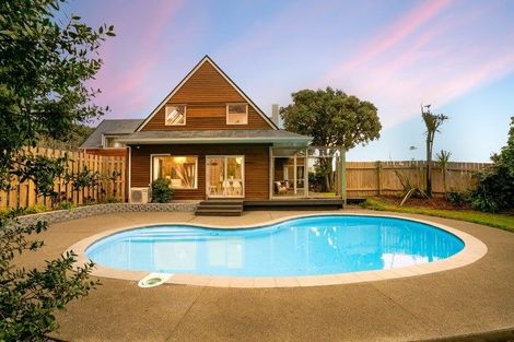 Photo of property in 23 Manly Street, Paraparaumu Beach, Paraparaumu, 5032