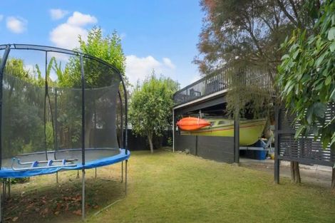 Photo of property in 38 Beach Road, Te Atatu Peninsula, Auckland, 0610