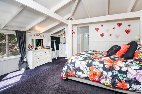 Photo of property in 40 Tanekaha Road, Titirangi, Auckland, 0604