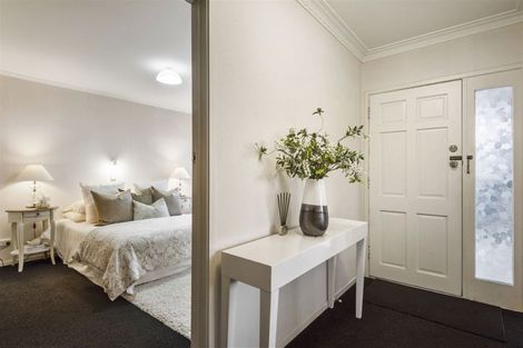 Photo of property in 225 Forrest Hill Road, Forrest Hill, Auckland, 0620