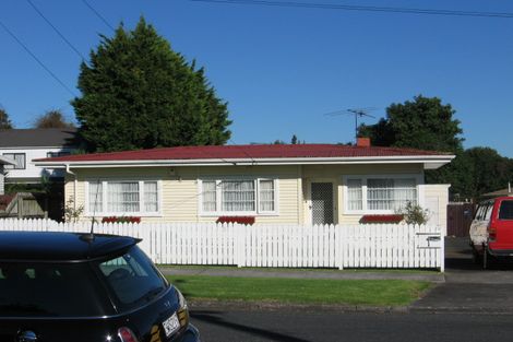 Photo of property in 2/32 Cambridge Terrace, Papatoetoe, Auckland, 2025