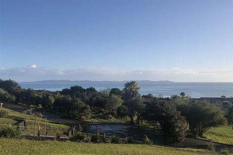 Photo of property in 16 Coachmans Way, Cable Bay, 0420