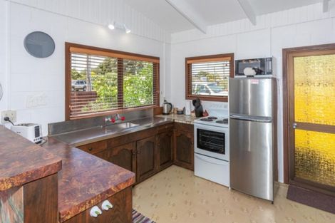 Photo of property in 605a Ocean Road, Whangamata, 3620