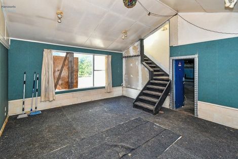 Photo of property in 114 Ennis Avenue, Pakuranga Heights, Auckland, 2010