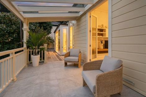 Photo of property in 117 Pirie Street, Mount Victoria, Wellington, 6011