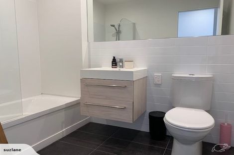 Photo of property in 2/2 Stone Street, Miramar, Wellington, 6022