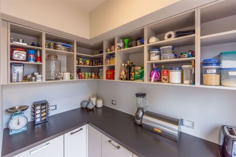 Photo of property in 28 Hawthorne Street, Strowan, Christchurch, 8052