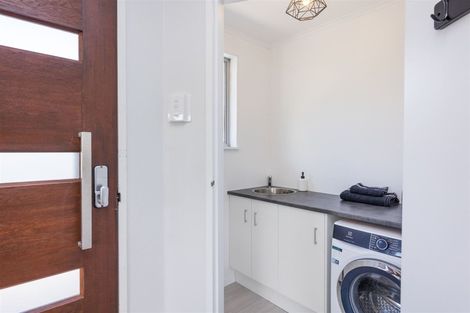 Photo of property in 22 Ruamahanga Crescent, Terrace End, Palmerston North, 4410