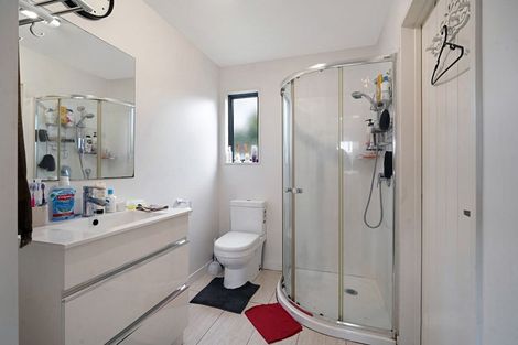 Photo of property in 27 Kohekohe Street, New Lynn, Auckland, 0600