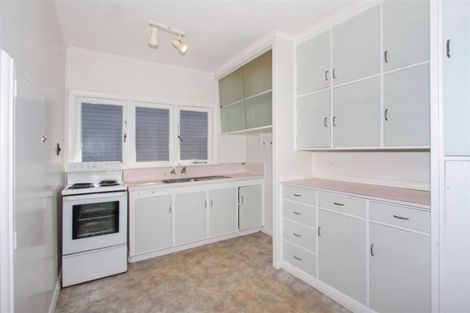 Photo of property in 1/58 Hillcrest Avenue, Hillcrest, Auckland, 0627