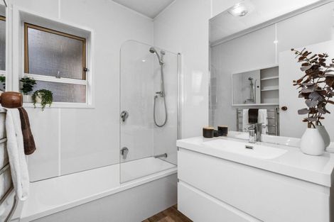 Photo of property in 2/6 Lindsay Street, Havelock North, 4130