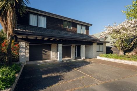 Photo of property in 10 Harkness Place, Avonhead, Christchurch, 8042