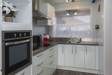 Photo of property in 2/185 Queenspark Drive, Parklands, Christchurch, 8083