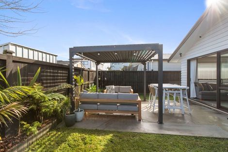 Photo of property in 11 Survila Street, Takanini, 2110