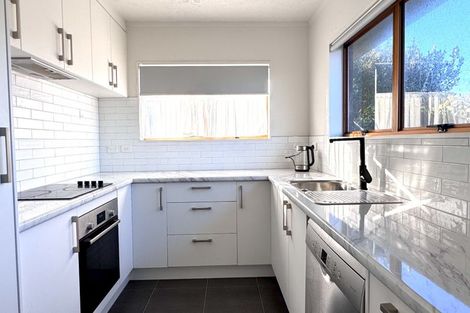 Photo of property in 1/10 Benygloe Place, Highland Park, Auckland, 2010