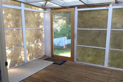 Photo of property in 37 Awanui Street, Merrilands, New Plymouth, 4312