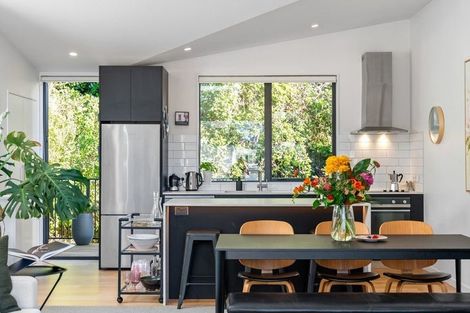 Photo of property in 1/18 Oriental Terrace, Oriental Bay, Wellington, 6011