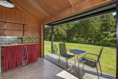 Photo of property in 31 Waitorupai Way, Matapouri, Whangarei, 0173