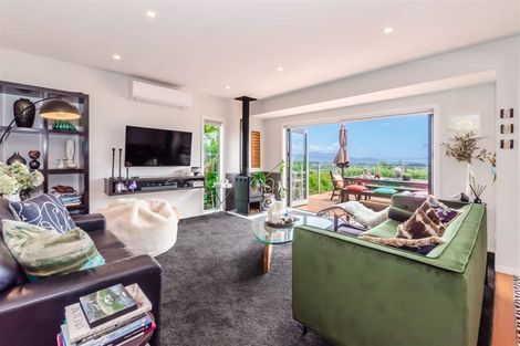 Photo of property in 11 Kotare Street, Waikanae, 5036