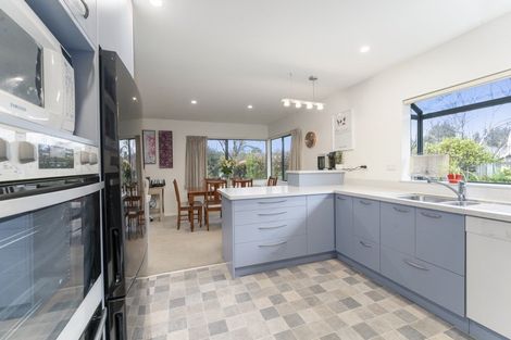 Photo of property in 8 Leigh Place, Paraparaumu Beach, Paraparaumu, 5032