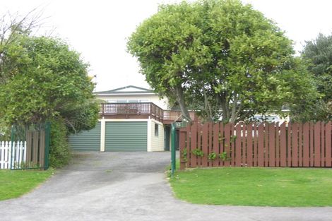 Photo of property in 12 Hussey Street, Oakura, 4314
