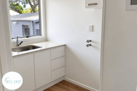 Photo of property in 92 Burundi Avenue, Clendon Park, Auckland, 2103