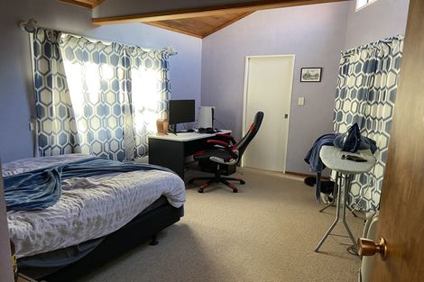 Photo of property in 70 Hadfield Street, Beach Haven, Auckland, 0626