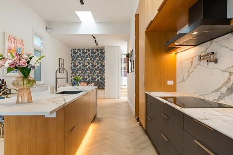 Photo of property in 2 Maida Vale Road, Roseneath, Wellington, 6011