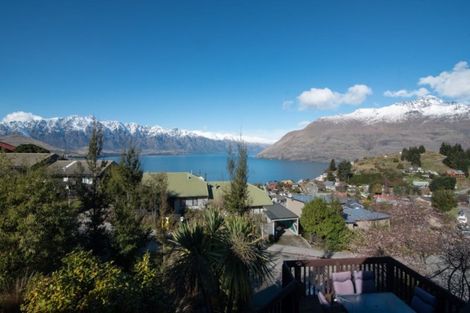 Photo of property in 36 Greenstone Place, Fernhill, Queenstown, 9300