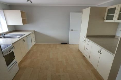 Photo of property in 5a Nimrod Place, Half Moon Bay, Auckland, 2012