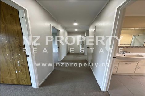 Photo of property in 13 Kearney Place, Massey, Auckland, 0614