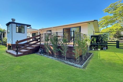 Photo of property in 1/11 Gibbs Place, Kinloch, Taupo, 3377