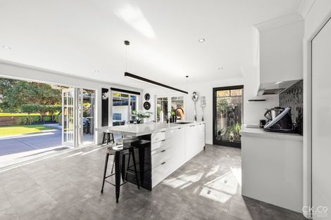 Photo of property in 20 Saint James Avenue, Boulcott, Lower Hutt, 5011